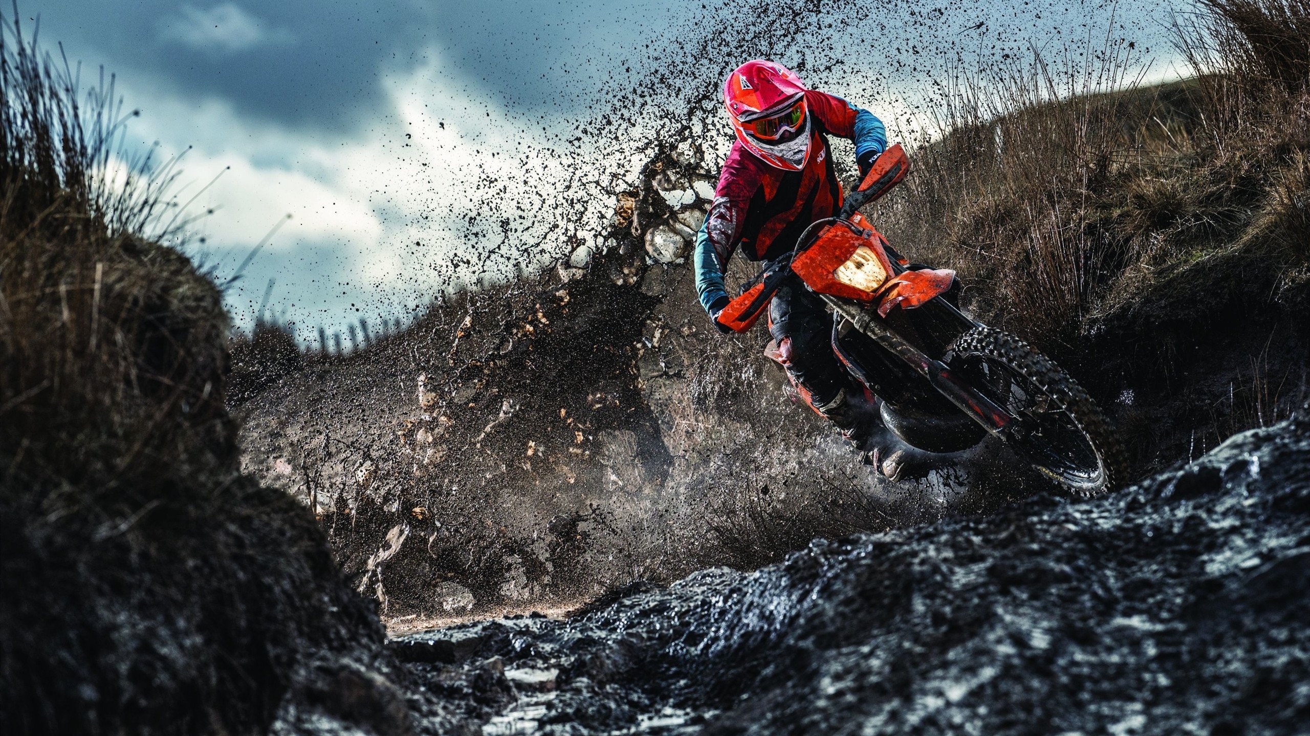 AI技术助力青少年篮球训练，实现视频分析精度提升，青少年篮球基础训练视频